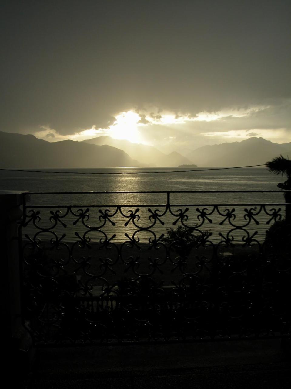 Villa Maria Lago Maggiore Reno Di Leggiuno Exteriör bild